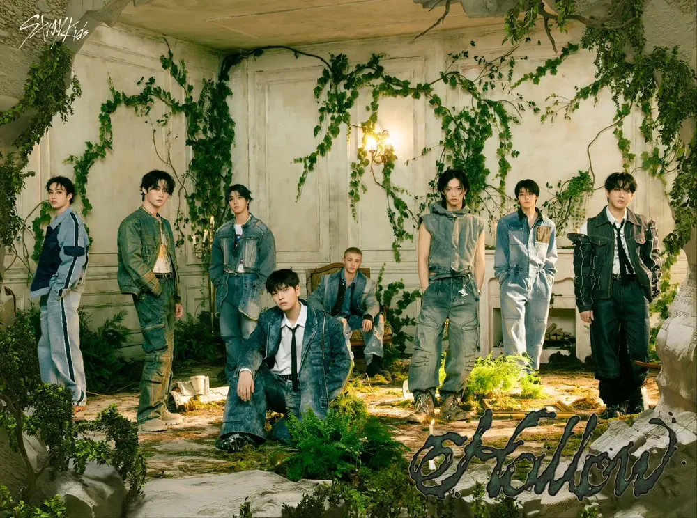 STRAY KIDS - [Hollow] LIMITED A Ver.